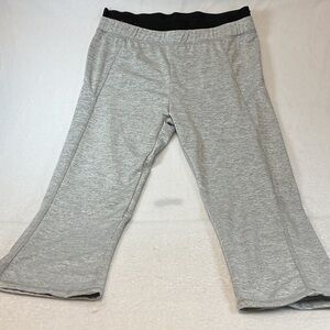 Women’s Hype Black Waistband Light Gray Capri Bottoms Sz L  0696